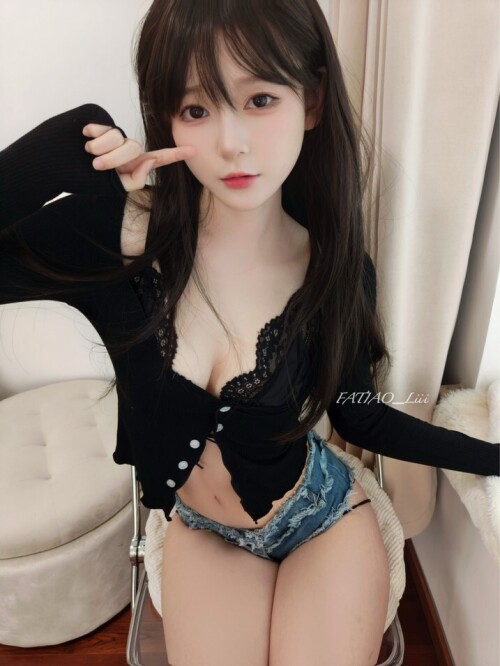 迷之呆梨 - 2025-08月fantia会员订阅合集 (全6期) 预览展示图 5
