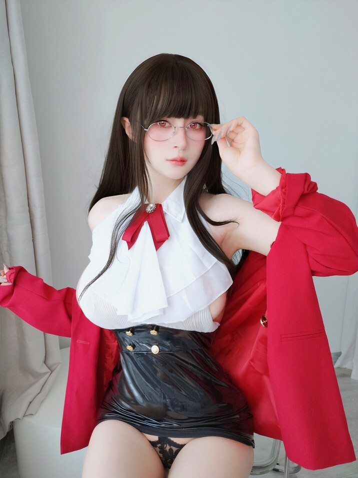 白银81 – Fantia 2024年11月订阅合集（16套） [137P3V-1.23GB]