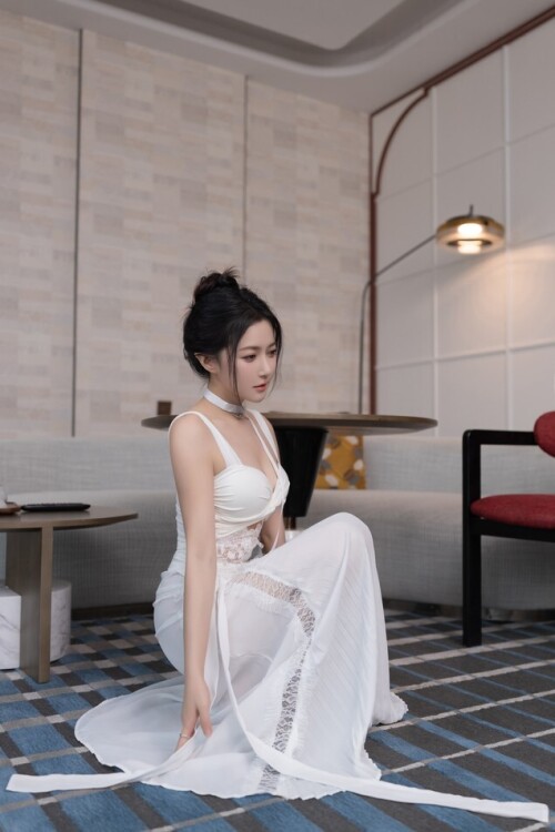 鱼子酱Fish - 白裙 预览展示图 2