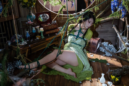 云溪溪 – 奶桃 苔缚 [93P1V-3.38GB]