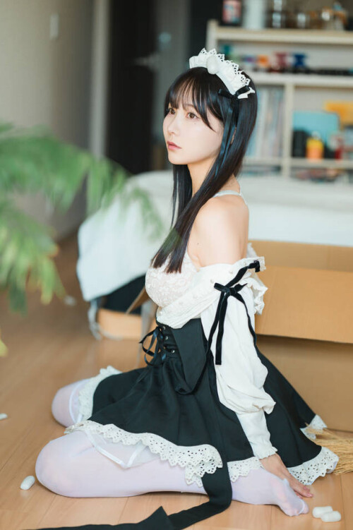 けん研🧪 (けんけん) - DL写真集 推し型メイドロイドとしたいこと 预览展示图 4