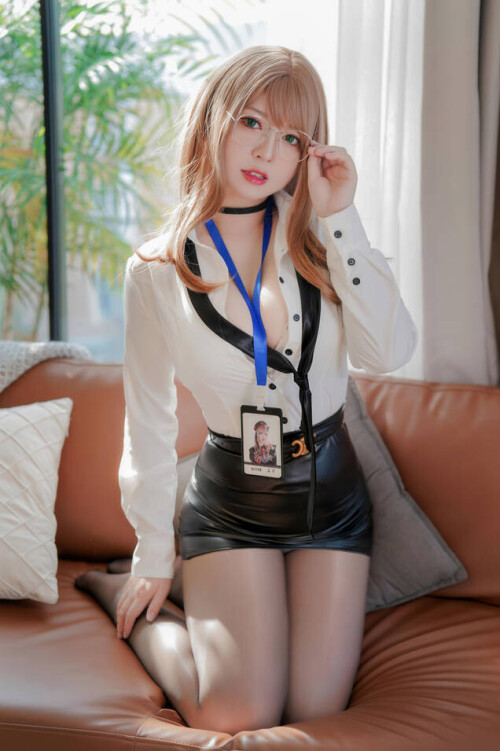 BANBANKO 半半子 - NIKKE 胜利女神 艾玛秘书 预览展示图 4