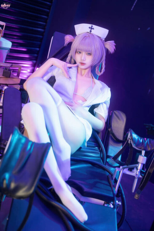 柒柒要乖额 - 彻夜之歌 护士服小荠 预览展示图 4