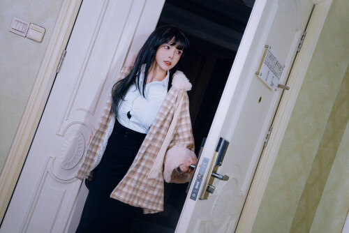 秋和柯基 – 触手 [155P1V-3.47GB]
