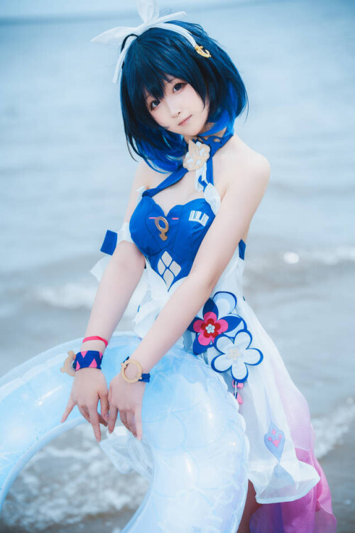 Seele麦麦 - 希儿彼岸浪花cos(海滩) 预览展示图 3