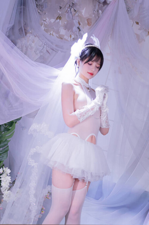 千反田鹿子 - 白丝花嫁 预览展示图 2
