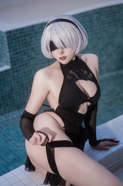 Natsuko夏夏子 - NIKKE×NieR 2B水着 预览展示图 2