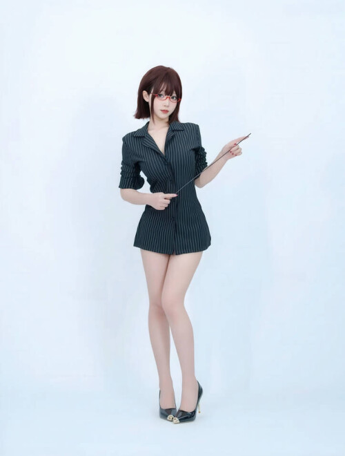 Bangni邦尼 - 衬衫女秘书 预览展示图 5