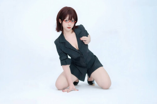 Bangni邦尼 - 衬衫女秘书 预览展示图 2