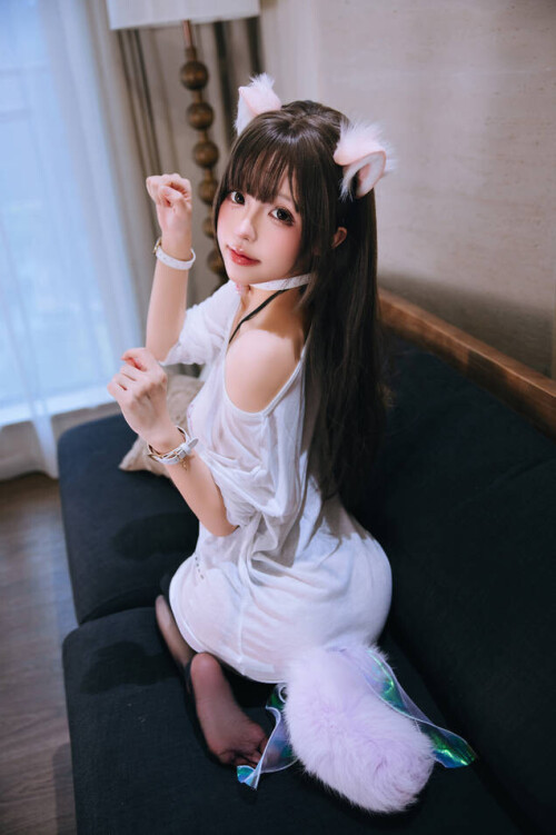 日奈娇 (樱井小莜) - 家里的猫 预览展示图 4