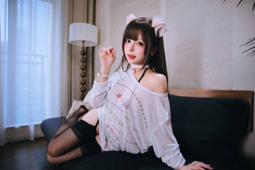 日奈娇 (樱井小莜) – 家里的猫 [180P5V-1.60GB]