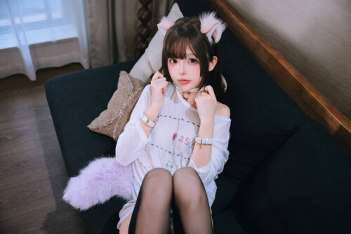 日奈娇 (樱井小莜) - 家里的猫 预览展示图 2