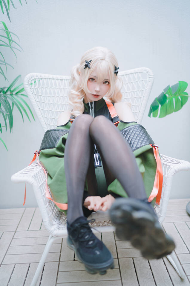 ElyEE子 – 2026 May Tier 4 [182P9V-821MB]