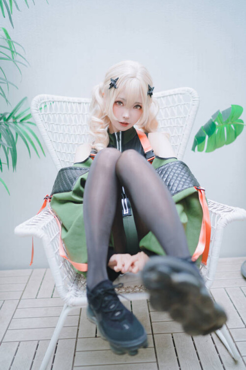 ElyEE子 – 2026 May Tier 4 [182P9V-821MB]