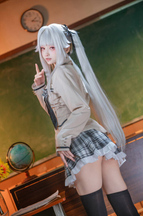 大大卷卷小卷 - 美少女万华镜 校服 预览展示图 4