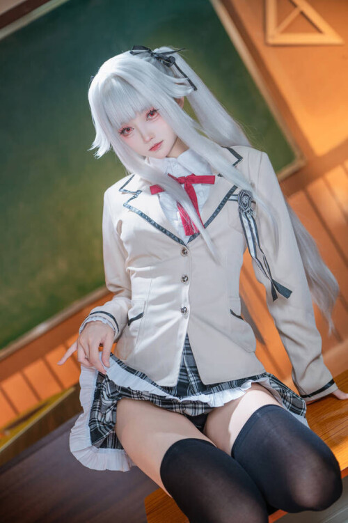 大大卷卷小卷 - 美少女万华镜 校服 预览展示图 5