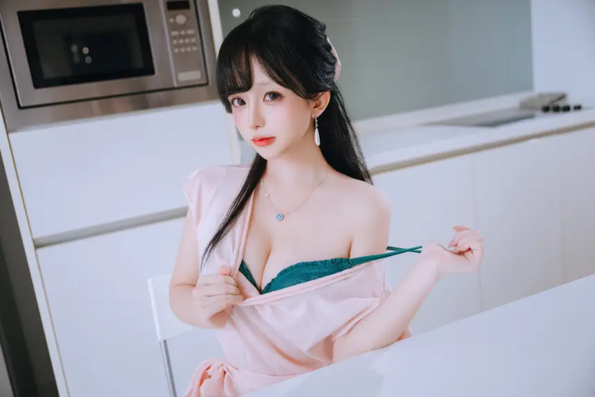 日奈娇 (樱井小莜) - 太太 预览展示图 2
