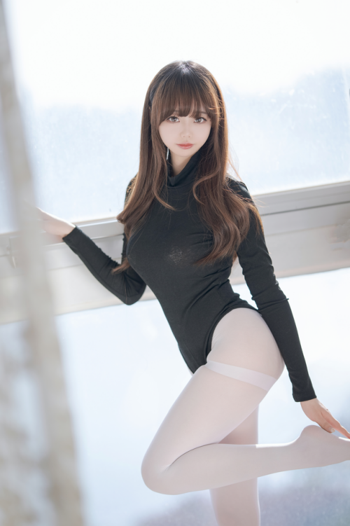 雪琪SAMA - 黑与白 预览展示图 4