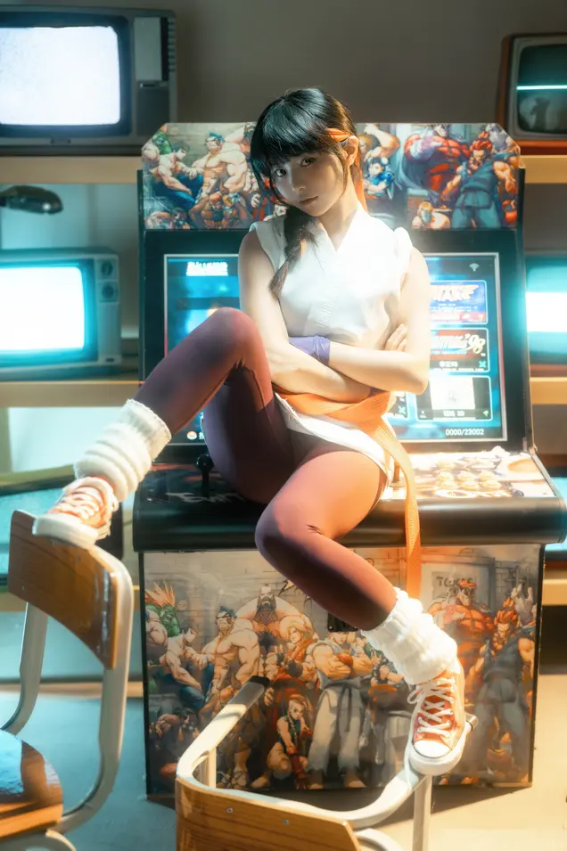 滕子京大王 - KOF 坂崎由莉 预览展示图 1